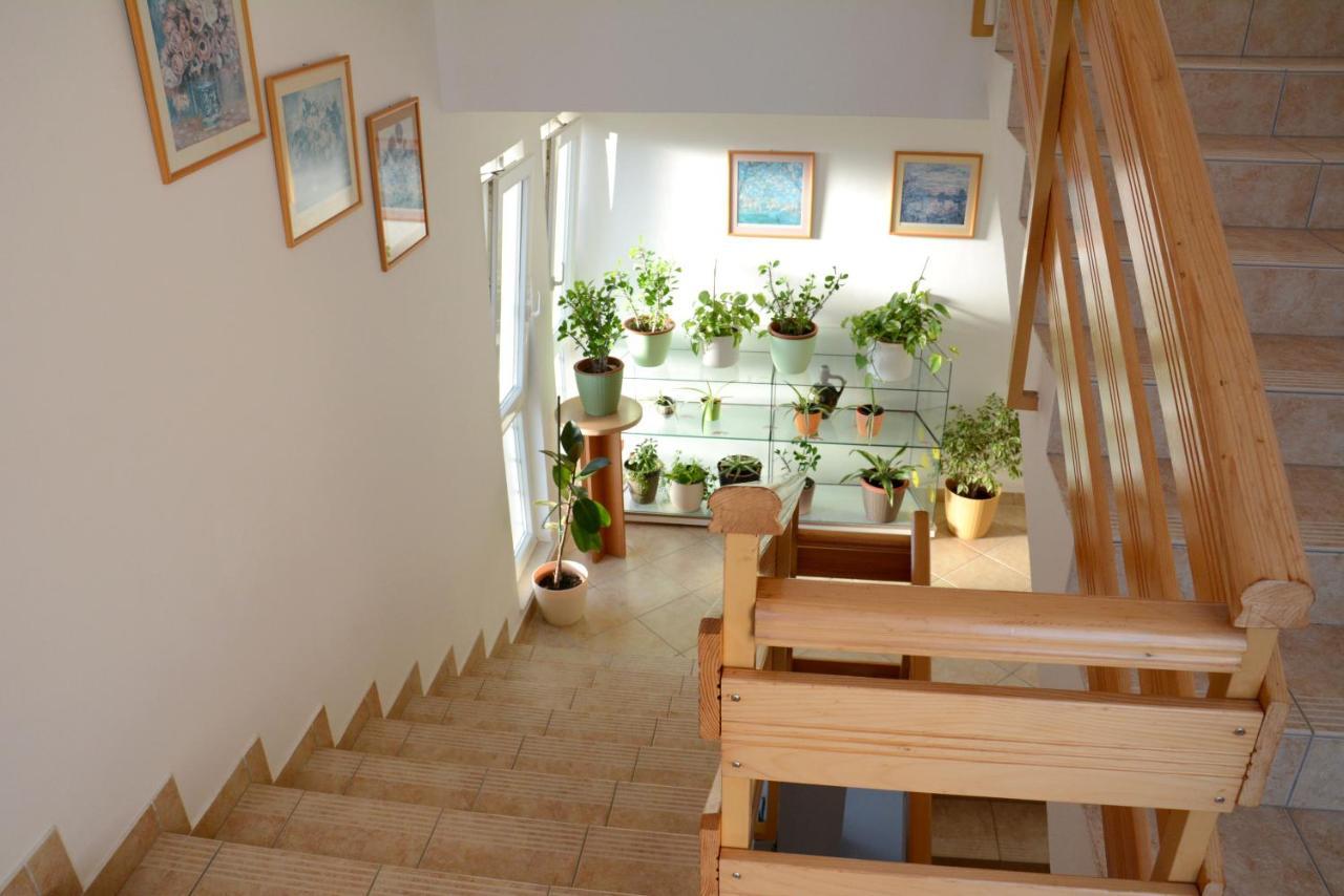 Apartments Valentin Привлака Екстер'єр фото