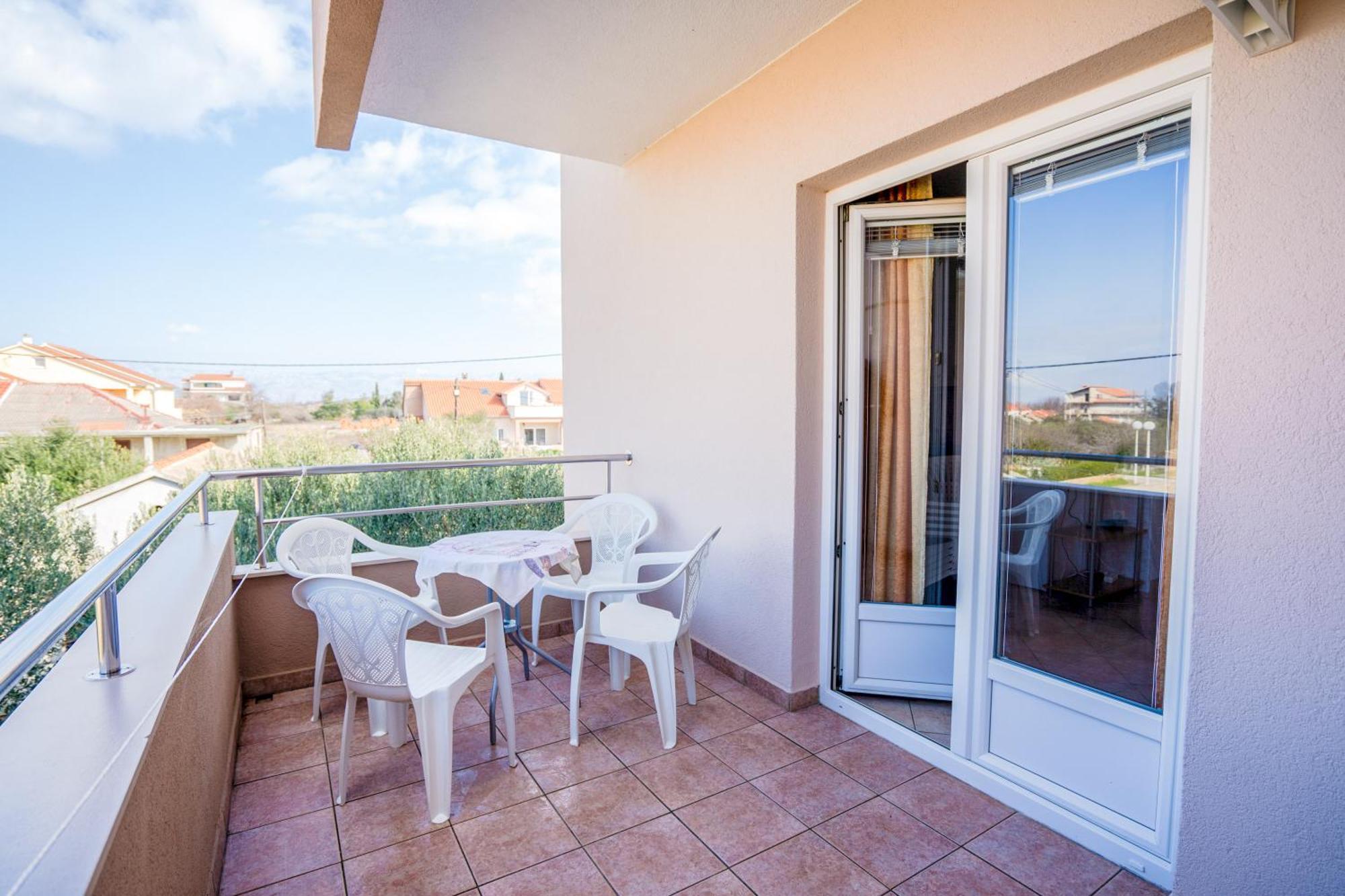Apartments Valentin Привлака Екстер'єр фото