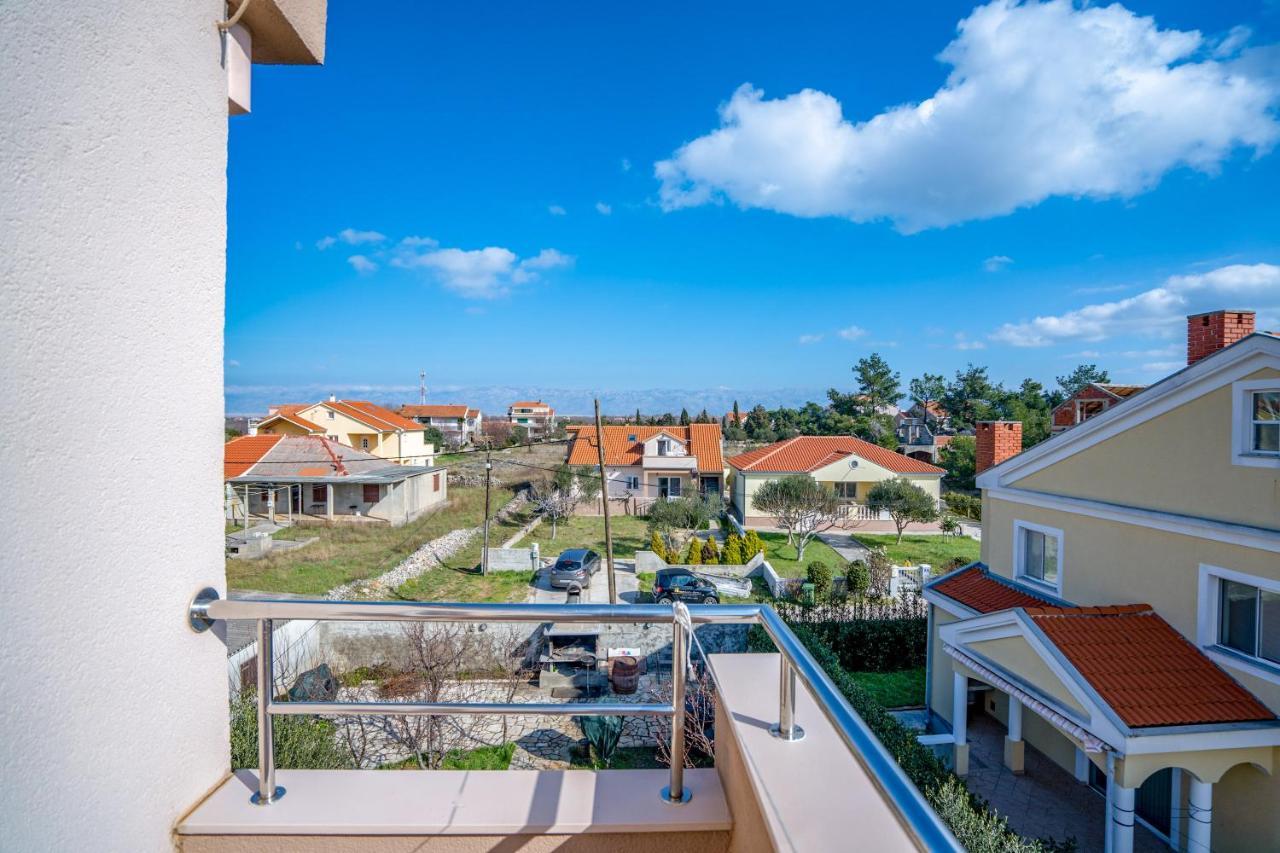 Apartments Valentin Привлака Екстер'єр фото